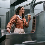 Jak działają bramki kontroli dostępu? Przewodnik po nowoczesnych systemach zabezpieczeń